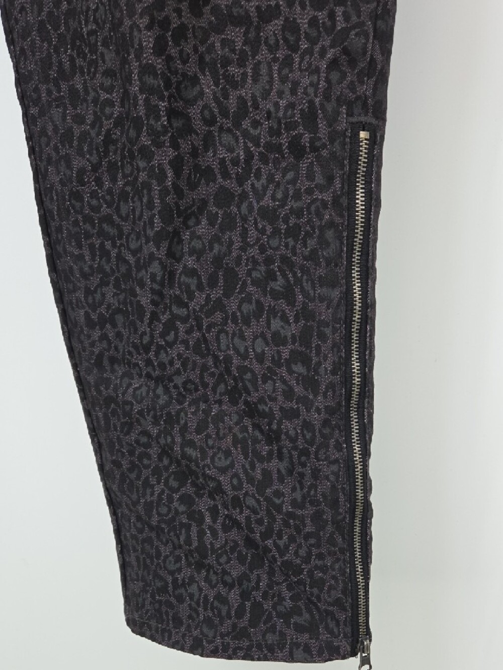 Avenue Jeans Black Leopard Print Pants - Picture 8 of 14